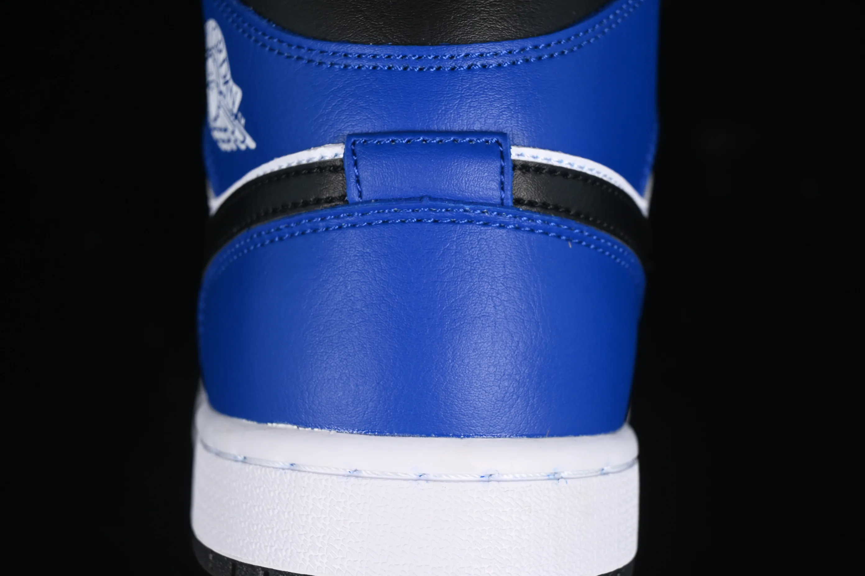 All categories Air Jordan Jordan series basketball shoes Air Jordan 1 Mid Air Jordan 1 Mid AJ1 Joe 1 white and blue color Zhongbang basketball shoes DQ8423-402